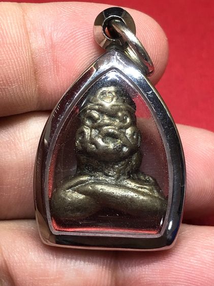 พระปิดตาเนื้อขันลงหิน