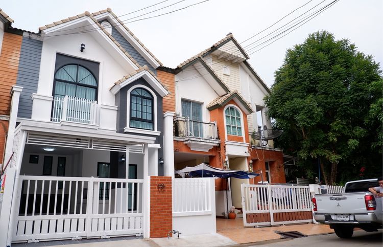  ทาวน์เฮ้าส์ทำเลทอง  รูปที่ 2