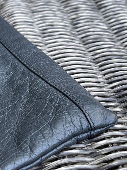 BALENCIAGA Classic City Arena Large Pouch Clutch รูปที่ 4