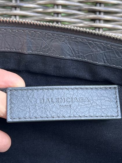 BALENCIAGA Classic City Arena Large Pouch Clutch รูปที่ 11