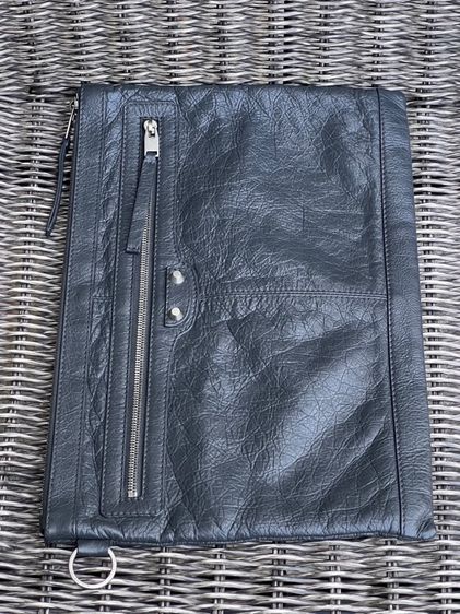 BALENCIAGA Classic City Arena Large Pouch Clutch รูปที่ 8