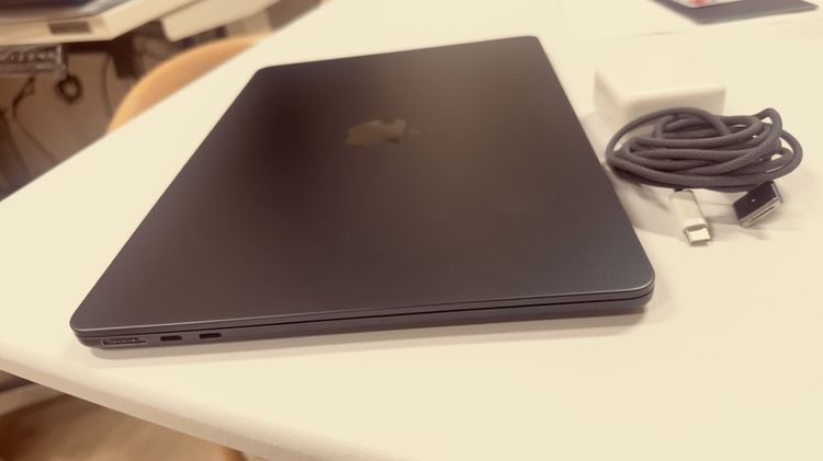 Macbook AIR M2 2022 8GB สีมิดไนท์ รูปที่ 8
