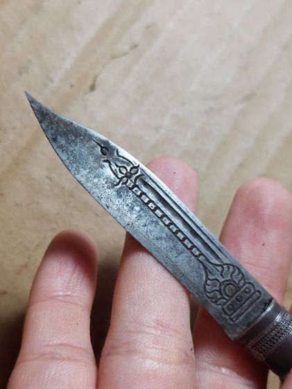 เครื่องรางมีดหมอหลวงพ่อเดิมใบ 2.5 ยาวรวม 5 นิ้วแหมรัดเป็นเงินแท้ รูปที่ 7