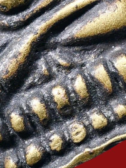 พระชัยวัฒน์ วัดสุทัศน์ฯ พิมพ์น้ำเต้าตรง ปี 2482 เนื้อทองผสม รูปที่ 3