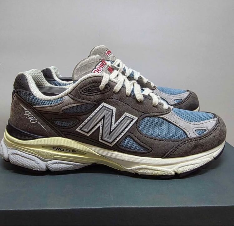 อื่นๆ อื่นๆ รองเท้าผ้าใบ NEW BALANCE 990 made in USA แท้ 💯 เบอร์ US 7 EU 40 cm 25 คนเท้า 24.5-26 ใส่ได้ สภาพดีมาก พื้นเต็ม ทรงสวย ดีเทลสวย หายากน่าสะสม