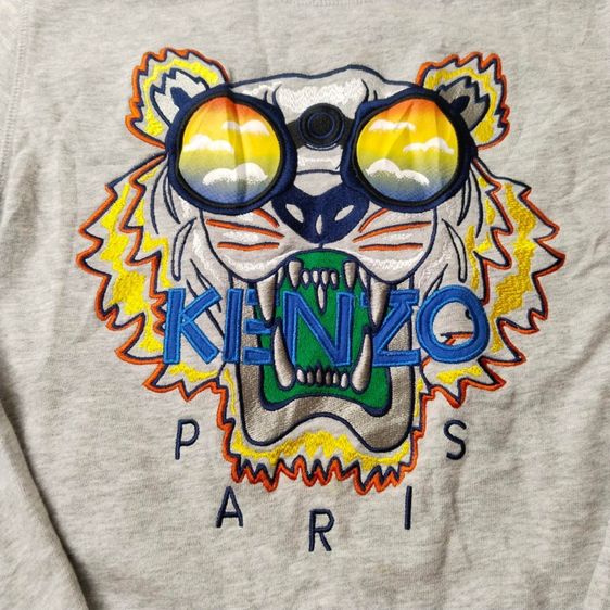 เสื้อกันหนาว KENZO แท้ 💯 size วัดจริงขนาด อก 19  ยาว 24 นิ้ว สภาพดีมาก ลายปักสวยมาก ดีเทลสวย ตัดเย็บดีมาก หายากน่าสะสมครับ รูปที่ 2