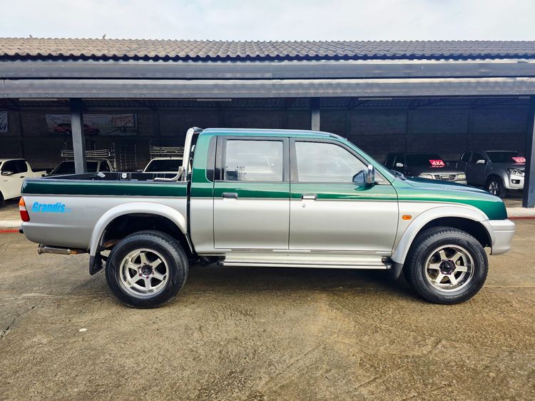 Mitsubishi Strada Grandis 2000 2.8 Grandis GLS 4WD Pickup ดีเซล ไม่ติดแก๊ส เกียร์ธรรมดา เขียว รูปที่ 4