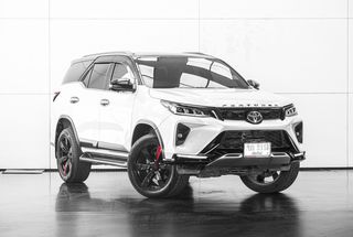 TOYOTA FORTUNER 2.4 LEGENDER BLACK TOP 4WD ปี 2021  สี ขาว (55V14) รถบ้านมือเดียว ราคาถูกสุดในตลาดไม่ต้องใช้เงินออกรถ