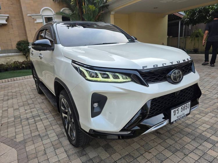 Toyota Fortuner 2020 2.8 Legender Black Top Utility-car ดีเซล ไม่ติดแก๊ส เกียร์อัตโนมัติ ขาว