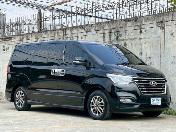 รถ Hyundai H-1  2.5 Elite สี ดำ