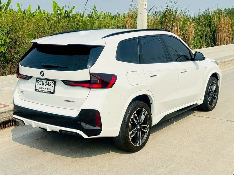 BMW X1 2023 2.0 sDrive20i M Sport Utility-car เบนซิน ไม่ติดแก๊ส เกียร์อัตโนมัติ ขาว รูปที่ 3