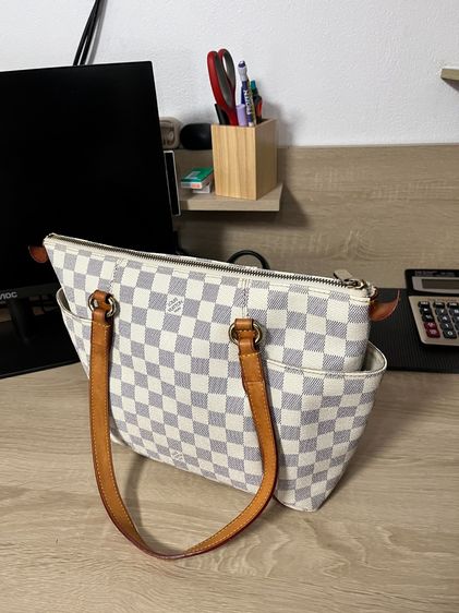 หนังแท้ หญิง ขาว Louis Vuitton damier azur totally pm ปี2012  ของแท้ 