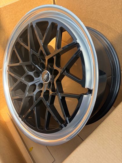 ขายล้อ Forged ขอบ 22“ 5รู108 หน้า 8.5 Et 25 หลัง 9.5 Et 15 สีดำเงาขอบเงิน