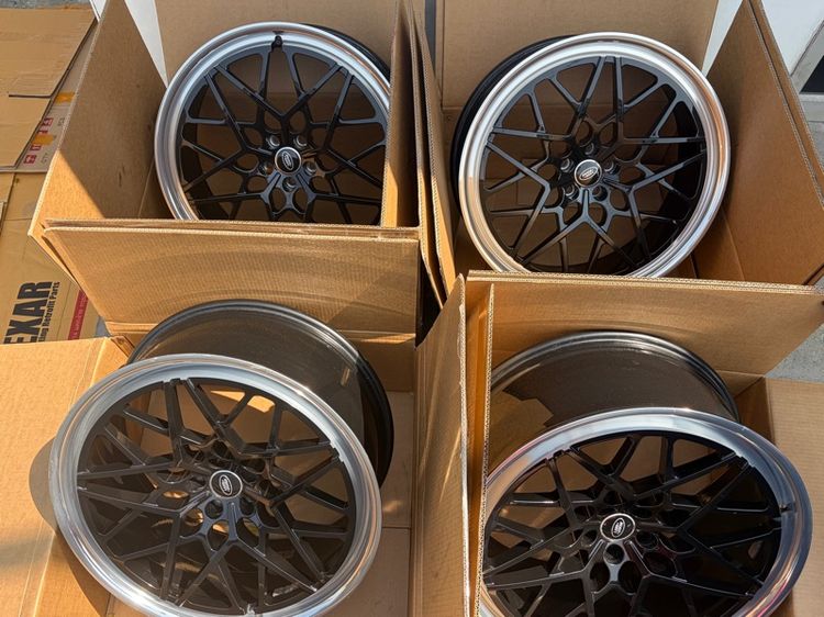 ขายล้อ Forged ขอบ 22“ 5รู108 หน้า 8.5 Et 25 หลัง 9.5 Et 15 สีดำเงาขอบเงิน รูปที่ 2