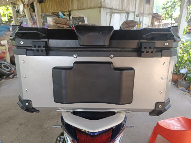 กล่องติดท้าย 65L. มีตำหนิตามรูป รูปที่ 2