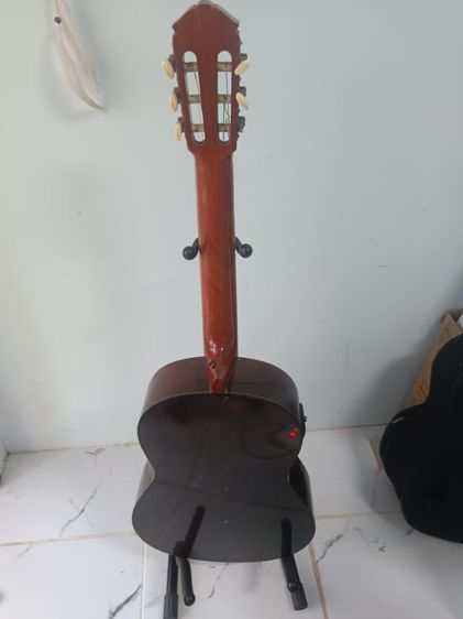 The 

Yamaha G-70D

 is a vintage classical guitar from the Nippon Gakki Japan รูปที่ 4