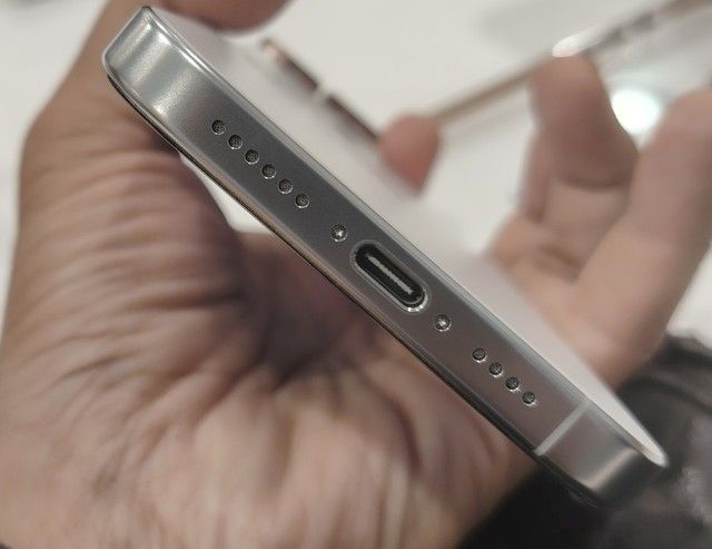 16 Pro Max 256GB White Titanium

แบต​ 100 ประกัน​ เหลือ​7​ เดือน รูปที่ 3