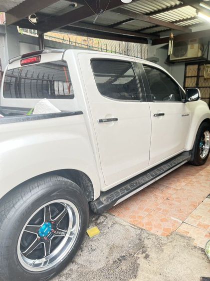 Isuzu D-MAX 2017 1.9 Hi-Lander Z Pickup ดีเซล ไม่ติดแก๊ส เกียร์ธรรมดา ขาว รูปที่ 2