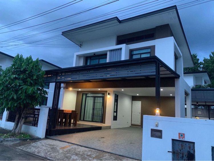 บ้านให้เช่าบ้านเดี่ยวโครงการ นวรัตน์ หางดง เชียงใหม่  รับสัตว์เลี้ยง 