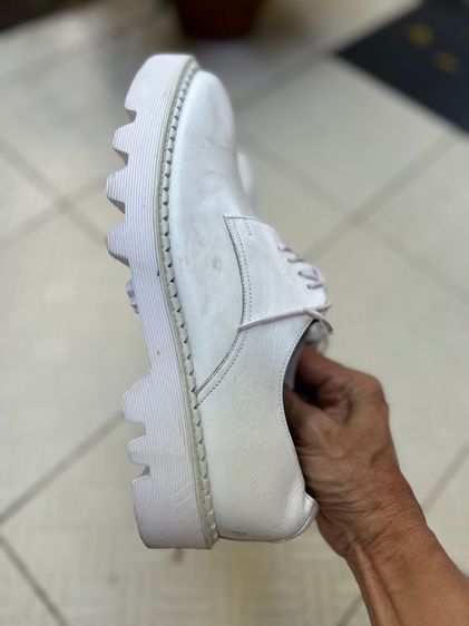 รองเท้าหนังขาว รูปที่ 7