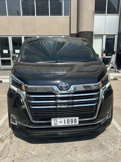 รถ Toyota Majesty 2.8 Grand สี ดำ