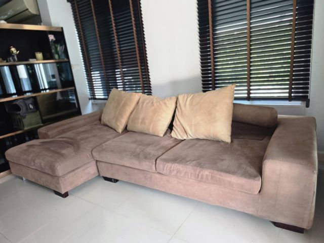 โซฟาผ้าแบบเข้ามุม LShape​ ขนาดประมาณ 3 ที่นั่ง ชะลองด้านซ้าย
สไตล์โมเดิร์น เบาะหนา มีหมอนพิง 3 ใบ วัสดุผ้า ค่ะ

มือ1​ราคา​ 30000
มือ2ราคา10000

สนใจติดต่อ​ 095 9597469​ ผิงผิง