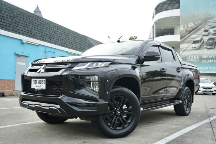 รถ Mitsubishi Triton 2.4 GT Plus สี ดำ