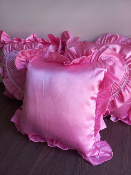 ขาย 3 ใบ หมอนอิง หมอนหัวใจ หมอนงานแต่ง สีชมพู  หมอนสี่เหลี่ยม หมอนผ้า สวยมาก สนใจติดต่อ 0814253207 รูปที่ 5