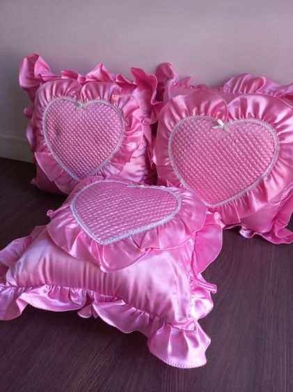 ขาย 3 ใบ หมอนอิง หมอนหัวใจ หมอนงานแต่ง สีชมพู  หมอนสี่เหลี่ยม หมอนผ้า สวยมาก สนใจติดต่อ 0814253207 รูปที่ 6