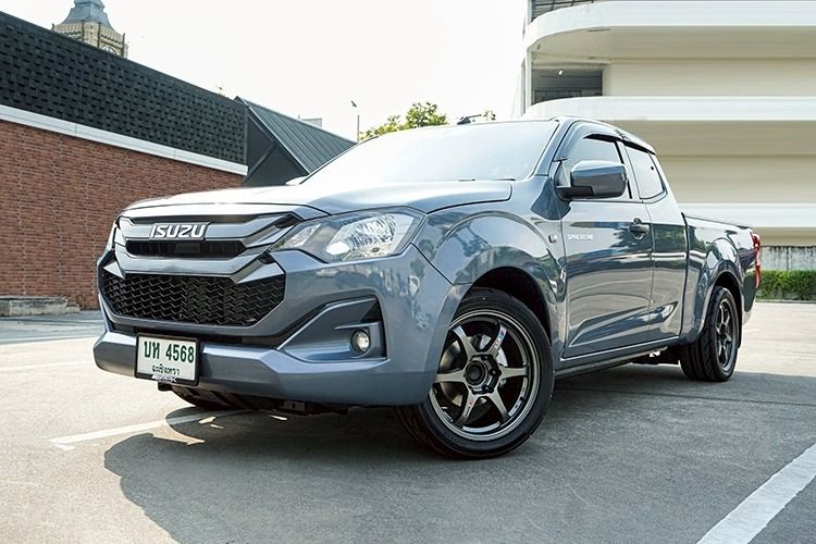 Isuzu D-MAX 2024 3.0 S Pickup ดีเซล ไม่ติดแก๊ส เกียร์ธรรมดา เทา รูปที่ 2
