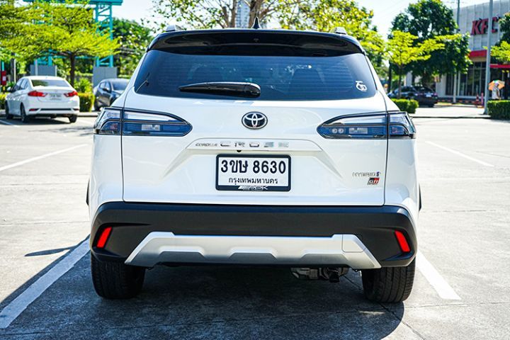Toyota Corolla Cross 2023 1.8 Hybrid Premium Safety GR Sport Utility-car ไฮบริด ไม่ติดแก๊ส เกียร์อัตโนมัติ ขาว รูปที่ 3