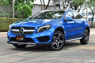 รถ SUV ยุโรปมือสอง Mercedes Benz GLA250 AMG Dynamic หลังคาแก้ว สีน้ำเงินหายาก สภาพสวยมือเดียวเช็คศูนย์ครบ (BEEG)