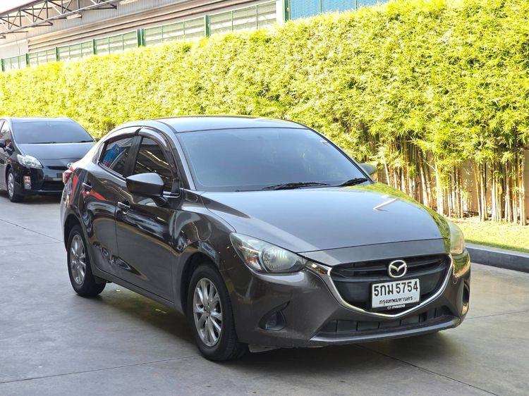 รถ Mazda Mazda 2 1.3 Standard สี น้ำตาล