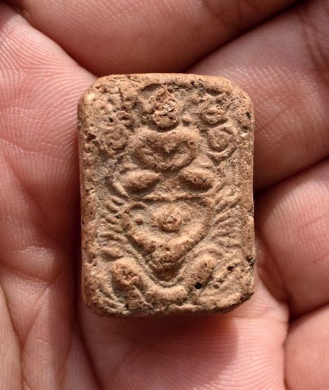 หลวงพ่อปานขี่ครุฑ