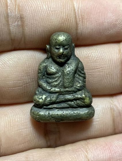 รูปหล่อหลวงพ่อเงิน