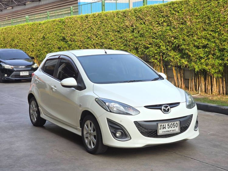 รถ Mazda Mazda 2 1.5 Spirit Sports สี ขาว