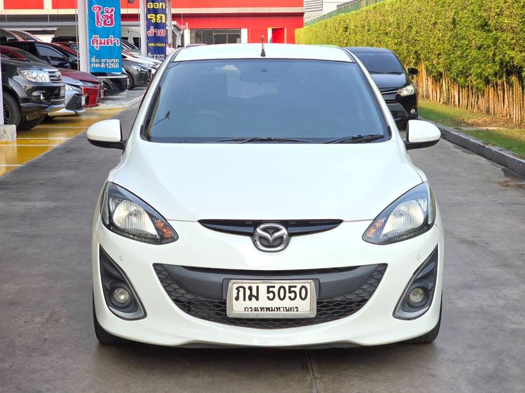 Mazda Mazda 2 2011 1.5 Spirit Sports Sedan เบนซิน LPG เกียร์อัตโนมัติ ขาว รูปที่ 2