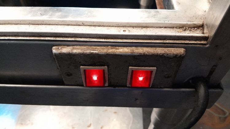 ตู้โชว์ขนมพร้อมขาตั้ง ขนาดตู้กระจก ฉพาะขาตั้งสูง  85 cm ตู้กระจกกว้าง 45 ยาว 60 สูง 50 ซมความสูงรวมทั้งหมดและขาตั้ง 135 cm รูปที่ 8
