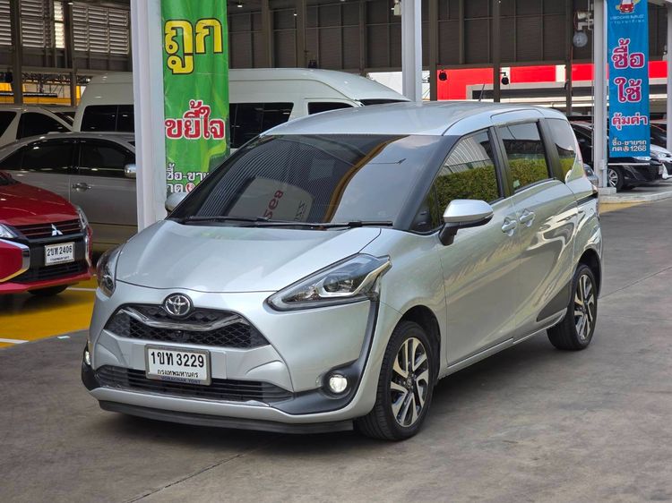 Toyota Sienta 2020 1.5 V Sedan เบนซิน ไม่ติดแก๊ส เกียร์อัตโนมัติ บรอนซ์เงิน รูปที่ 3