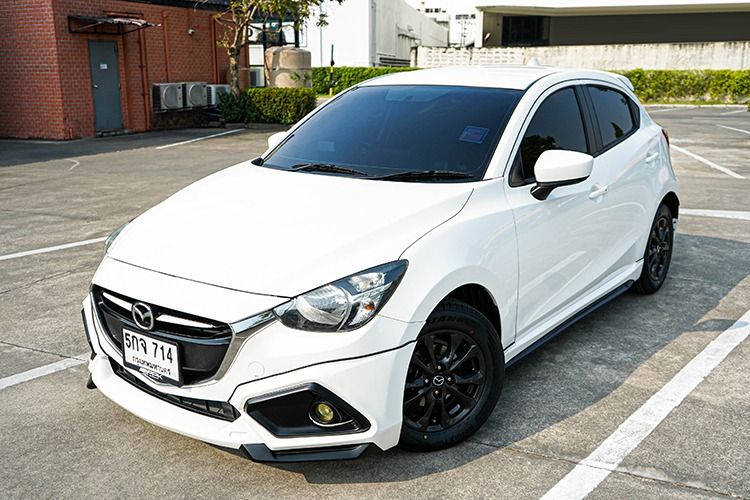 รถ Mazda Mazda 2 1.3 Sports High Plus สี ขาว