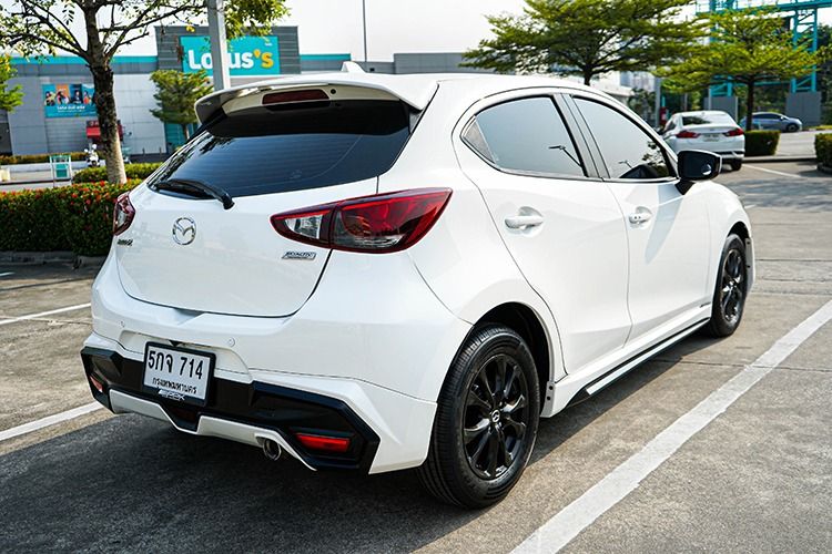 Mazda Mazda 2 2016 1.3 Sports High Plus Sedan เบนซิน ไม่ติดแก๊ส เกียร์อัตโนมัติ ขาว รูปที่ 4