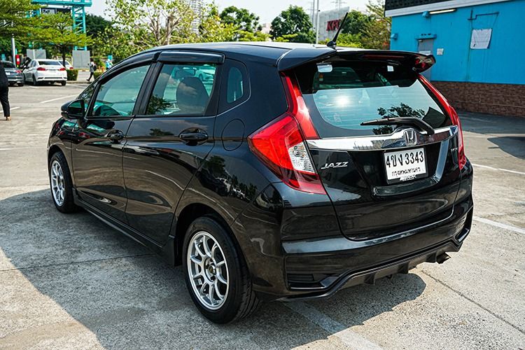 Honda Jazz 2018 1.5 RS i-VTEC Sedan เบนซิน ไม่ติดแก๊ส เกียร์อัตโนมัติ ดำ รูปที่ 4