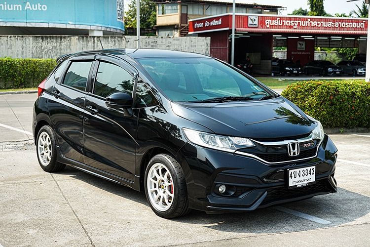 Honda Jazz 2018 1.5 RS i-VTEC Sedan เบนซิน ไม่ติดแก๊ส เกียร์อัตโนมัติ ดำ รูปที่ 3