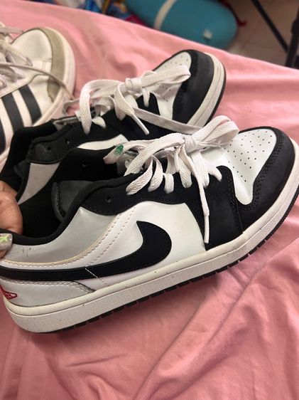 รองเท้าผ้าใบ