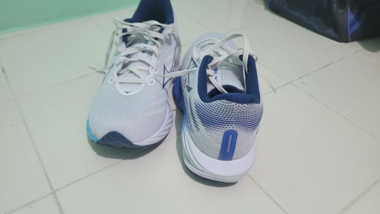 รองเท้า​​Mizuno​​Runing สภาพยังใหม่ใส่ไม่ได้เพราะคับ(ดูเบอร์ผิด)​