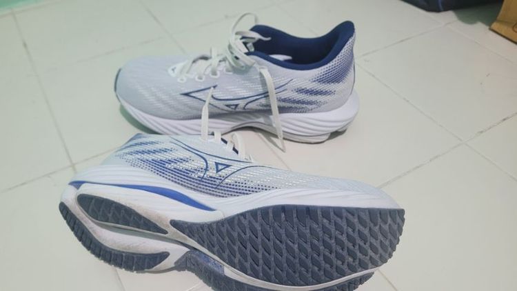 รองเท้า​​Mizuno​​Runing สภาพยังใหม่ใส่ไม่ได้เพราะคับ(ดูเบอร์ผิด)​ รูปที่ 3