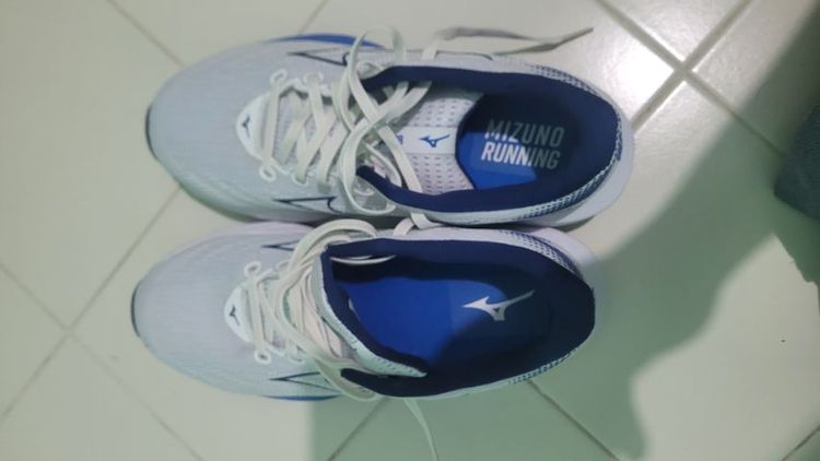 รองเท้า​​Mizuno​​Runing สภาพยังใหม่ใส่ไม่ได้เพราะคับ(ดูเบอร์ผิด)​ รูปที่ 2