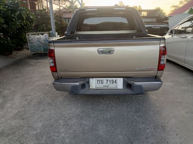 รถ Isuzu D-MAX 3.0 Hi-Lander สี บรอนซ์ทอง