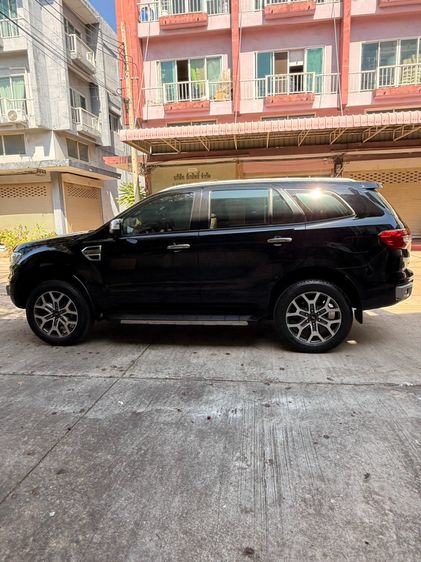 Ford Everest 2018 2.2 Titanium Utility-car ดีเซล ดำ รูปที่ 3