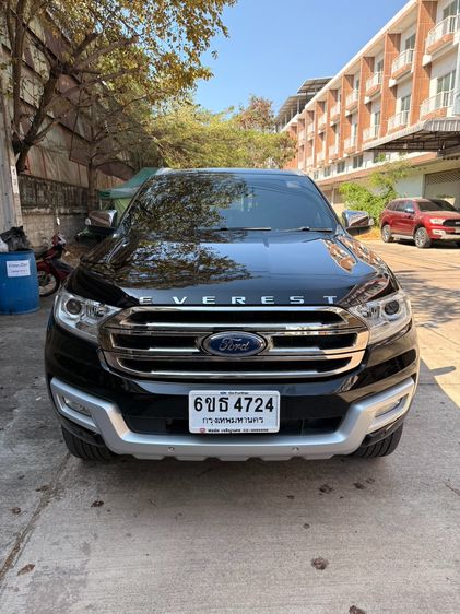 รถ Ford Everest 2.2 Titanium สี ดำ